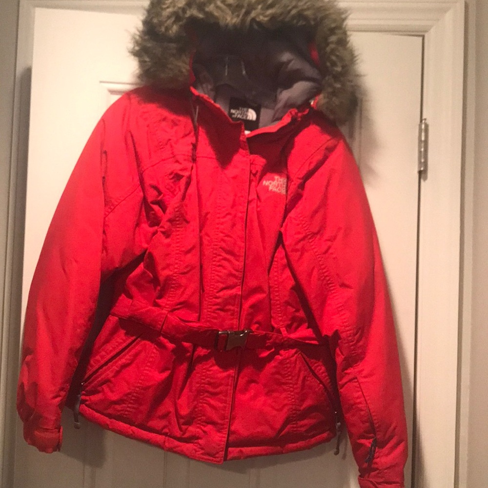 North face ski jacket with faux fur and belt